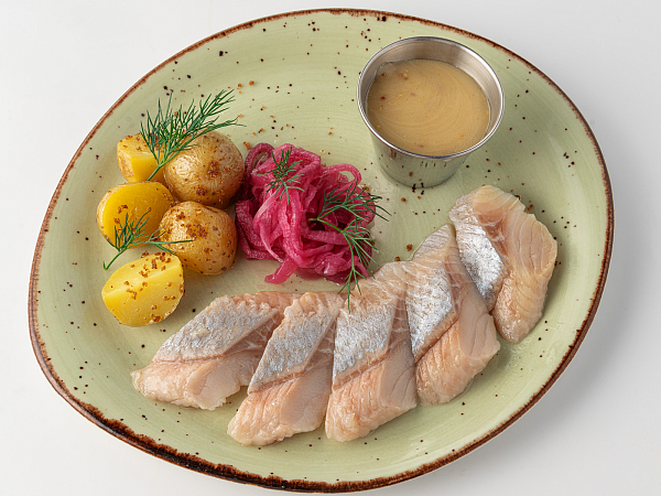 Сельдь с молодым картофелем