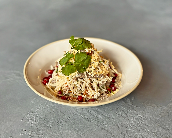 Салат из говядины с редькой