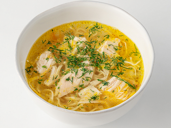 Суп куриный с домашней лапшой