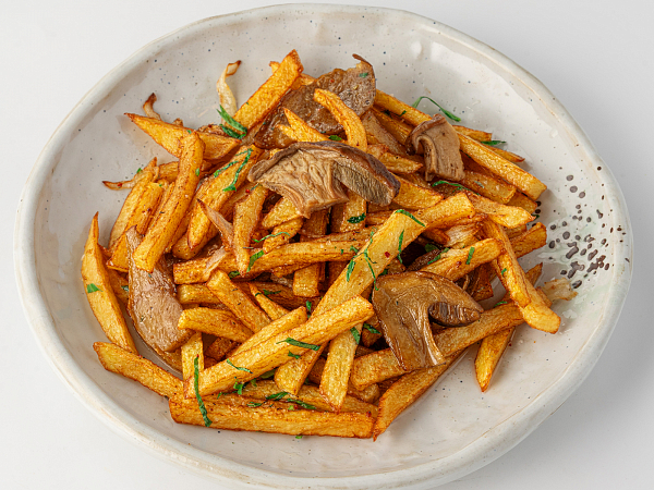 Картофель жареный с грибами и луком