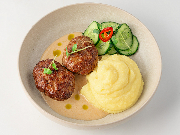 Котлеты домашние с картофельным пюре