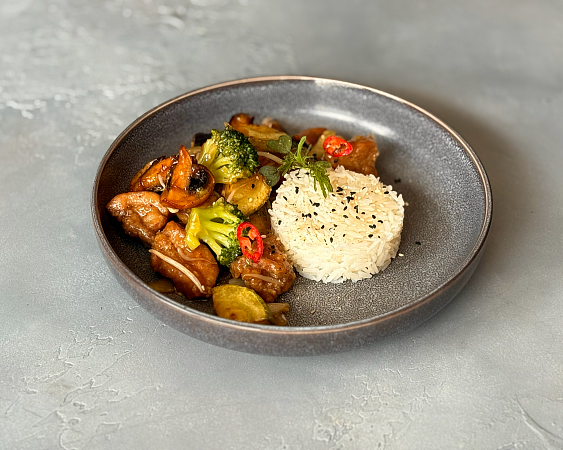 Курица в устричном соусе с рисом